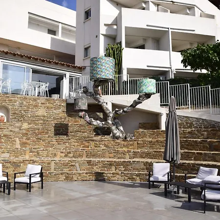 La Voile Hotel